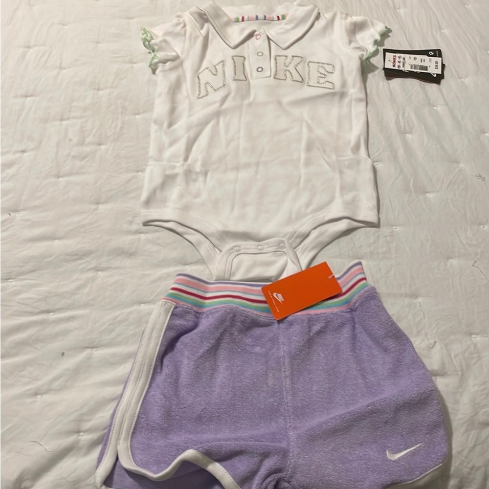 Nike girls 2 piece set